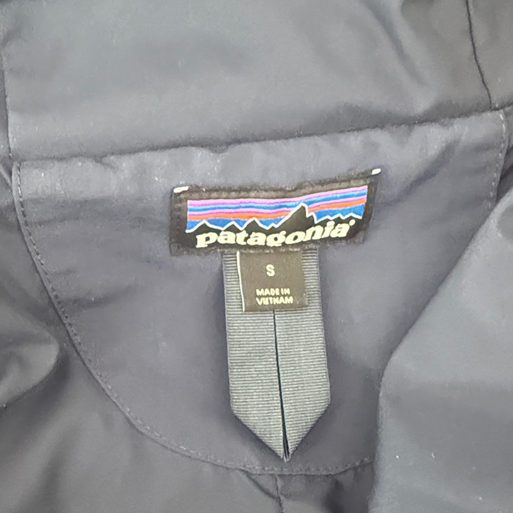 Patagonia Brown Teddy Jacket with Navy Accents - Picture 5 of 7